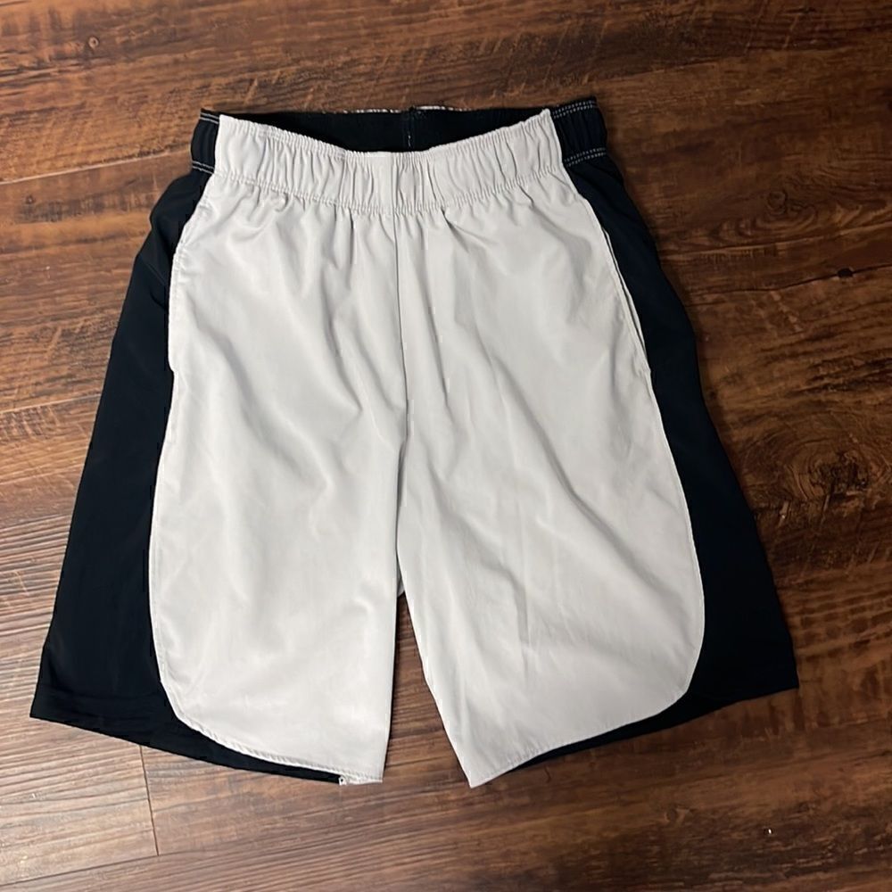 Target All-in-motion boys shorts, medium (8-10) - Picture 3 of 4